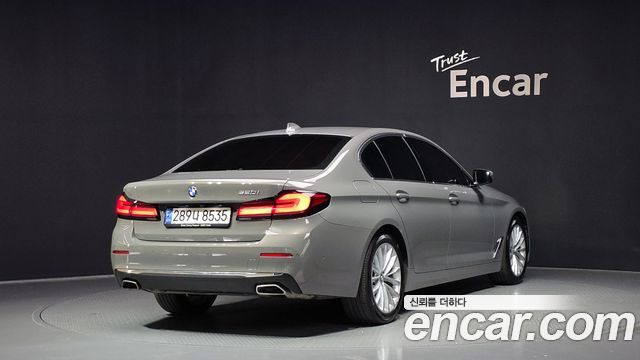 BMW 5-Series 520i Luxury