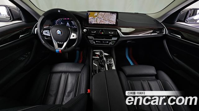 BMW 5-Series 520i Luxury