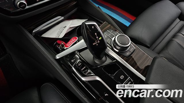 BMW 5-Series 520i Luxury