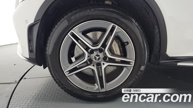 Mercedes-Benz GLC-Class GLC300e 4MATIC Coupe