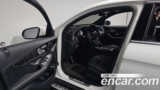 Mercedes-Benz GLC-Class GLC300e 4MATIC Coupe