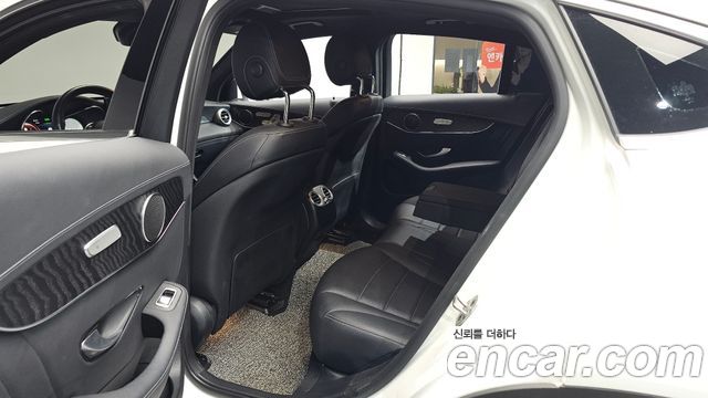 Mercedes-Benz GLC-Class GLC300e 4MATIC Coupe