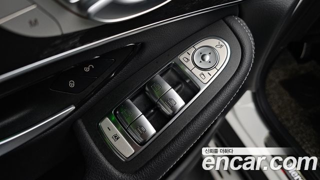 Mercedes-Benz GLC-Class GLC300e 4MATIC Coupe