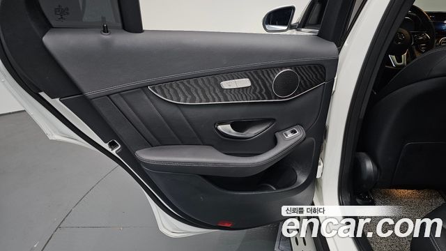 Mercedes-Benz GLC-Class GLC300e 4MATIC Coupe
