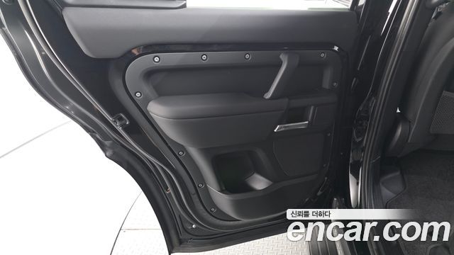 Land Rover Defender 130 P400 Outbound