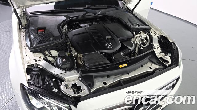 Mercedes-Benz E-Class E220d Avantgarde