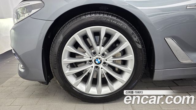 BMW 5-Series 530i Luxury Plus