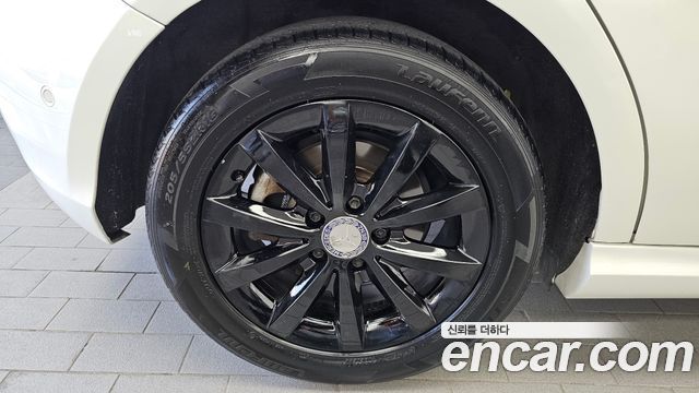 Mercedes-Benz A-Class A200
