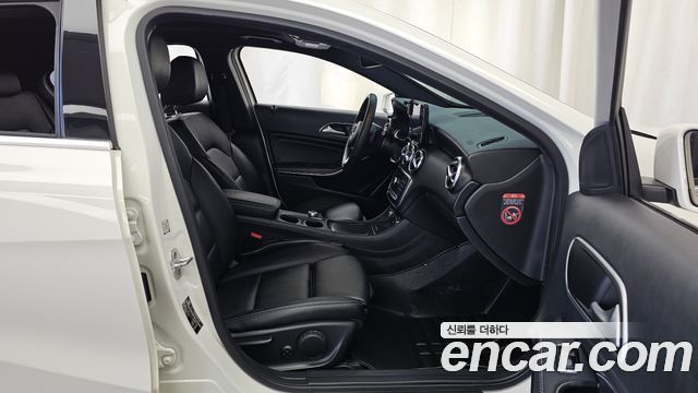 Mercedes-Benz A-Class A200