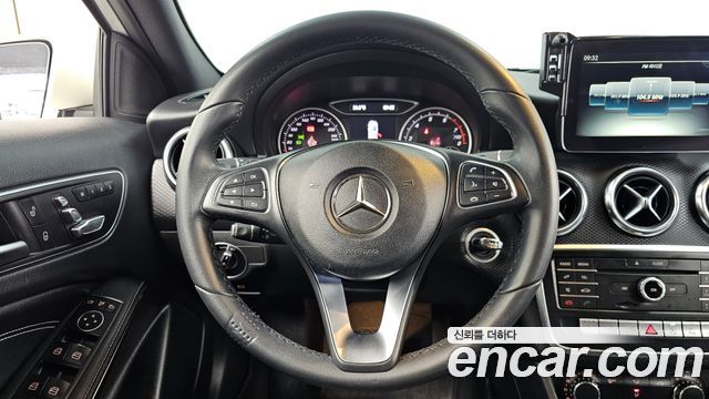 Mercedes-Benz A-Class A200