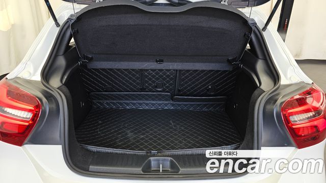 Mercedes-Benz A-Class A200