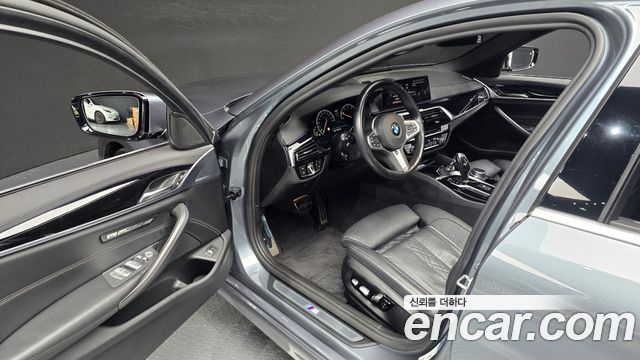 BMW 5-Series 530i M Sport Package Plus