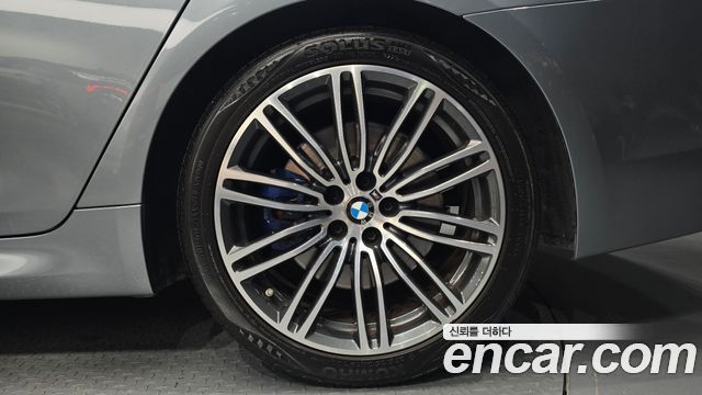 BMW 5-Series 530i M Sport Package Plus