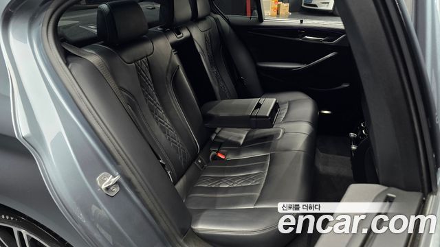 BMW 5-Series 530i M Sport Package Plus
