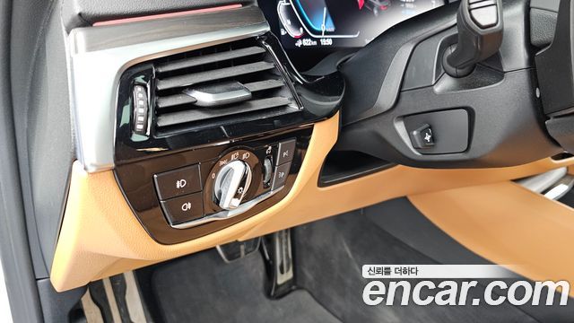 BMW 5-Series 530e M Sport