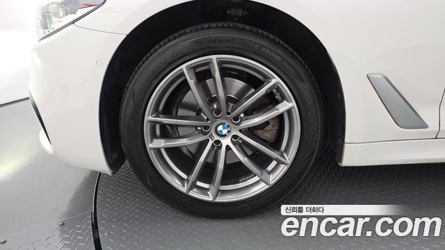 BMW 5-Series 520d xDrive M Sport Package