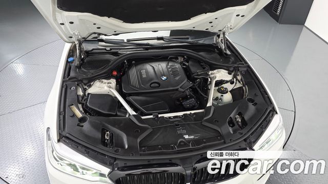 BMW 5-Series 520d xDrive M Sport Package