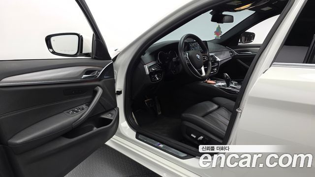 BMW 5-Series 520d xDrive M Sport Package