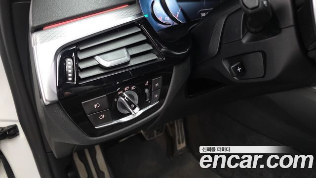 BMW 5-Series 520d xDrive M Sport Package