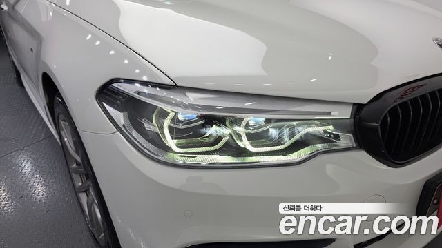 BMW 5-Series 520d xDrive M Sport Package