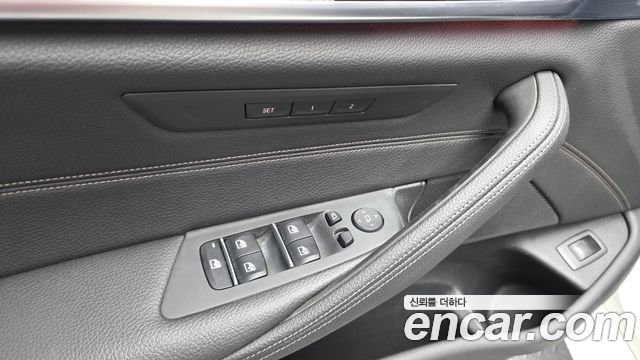 BMW 5-Series 520d xDrive M Sport Package