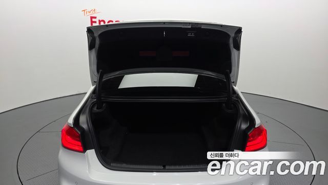 BMW 5-Series 520d xDrive M Sport Package