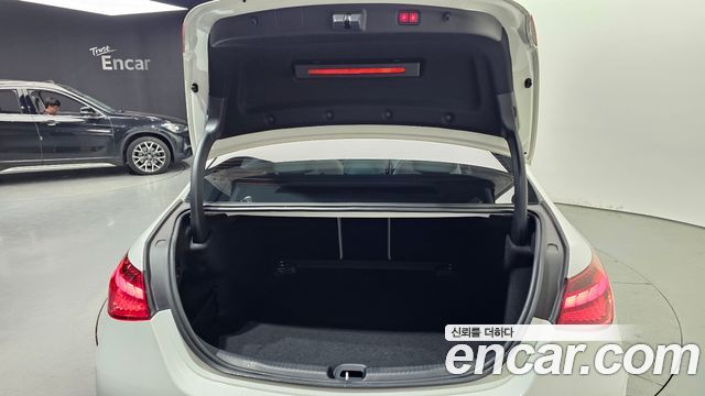 Mercedes-Benz C-Class C300 4MATIC AMG Line