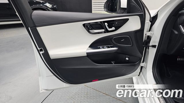 Mercedes-Benz C-Class C300 4MATIC AMG Line