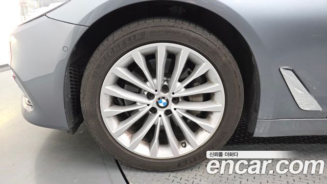 BMW 5-Series 530i Luxury Plus