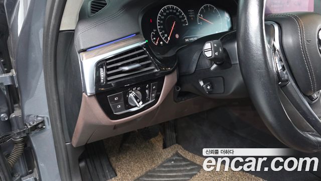 BMW 5-Series 530i Luxury Plus