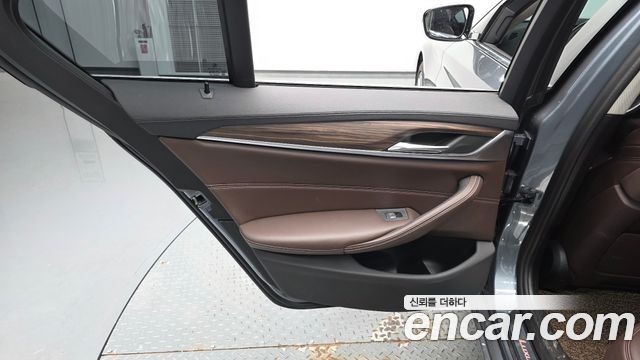 BMW 5-Series 530i Luxury Plus