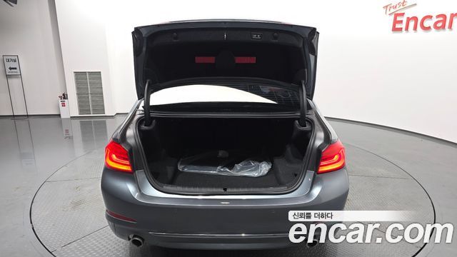 BMW 5-Series 530i Luxury Plus