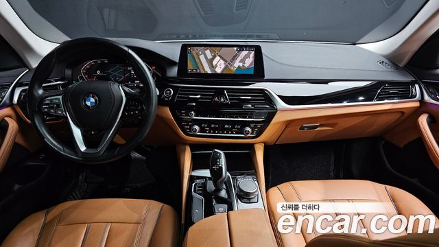BMW 5-Series 520i Luxury