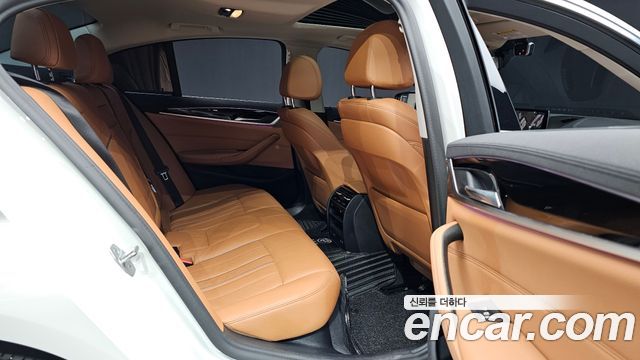 BMW 5-Series 520i Luxury