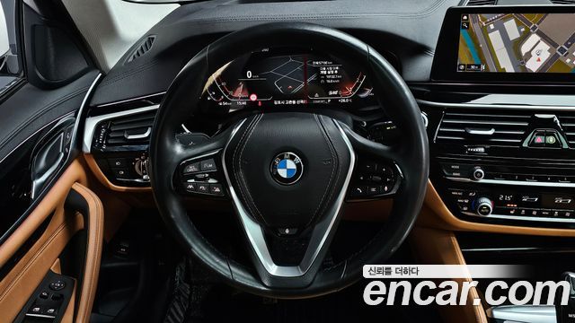 BMW 5-Series 520i Luxury