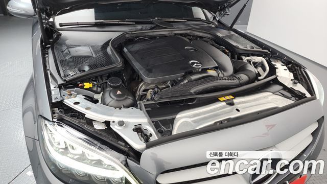 Mercedes-Benz C-Class C200