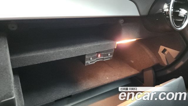 Mercedes-Benz C-Class C200