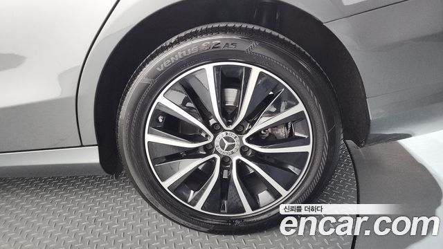 Mercedes-Benz C-Class C200