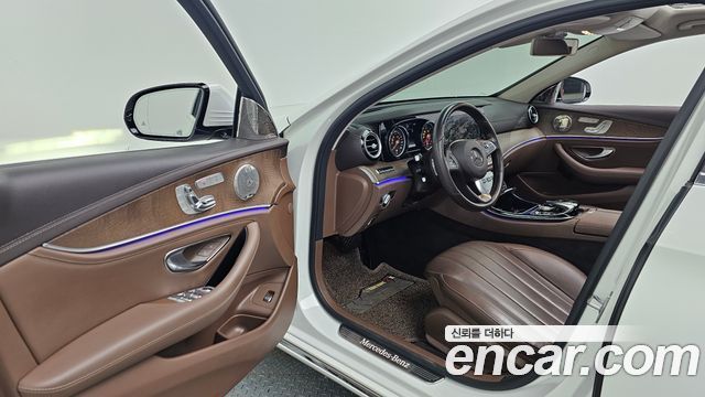 Mercedes-Benz E-Class E220d 4MATIC Exclusive