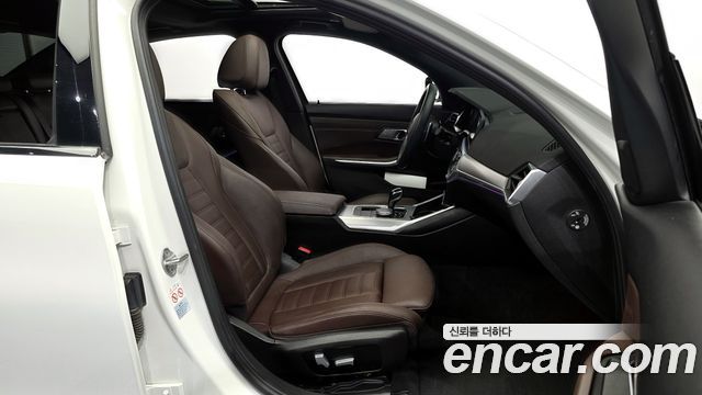 BMW 3-Series 330e M Sport