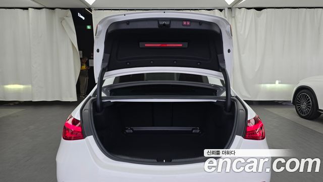 Mercedes-Benz C-Class C300 4MATIC AMG Line