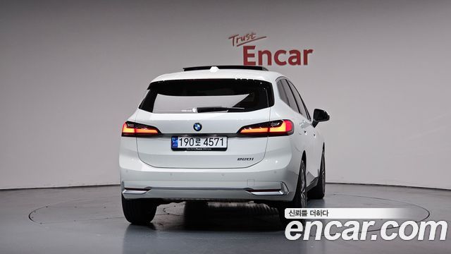 BMW 2-Series 220i Luxury