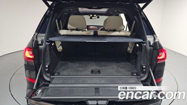 BMW X7 M50i 6STR