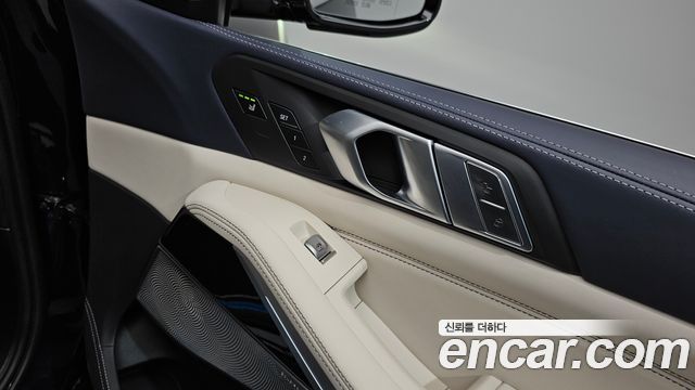 BMW X7 M50i 6STR