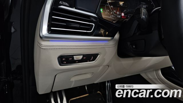 BMW X7 M50i 6STR