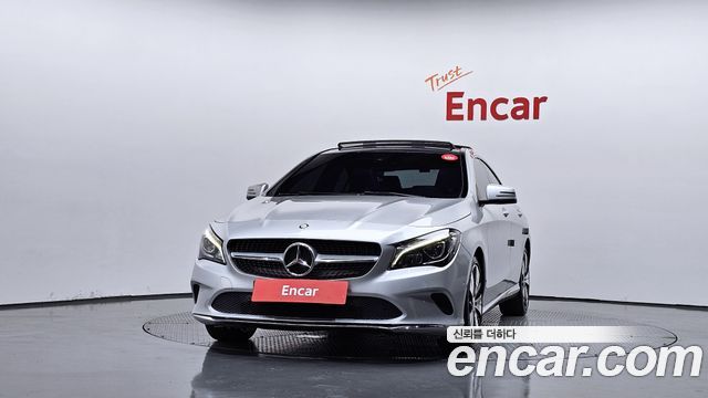 Mercedes-Benz CLA-Class CLA250 4MATIC