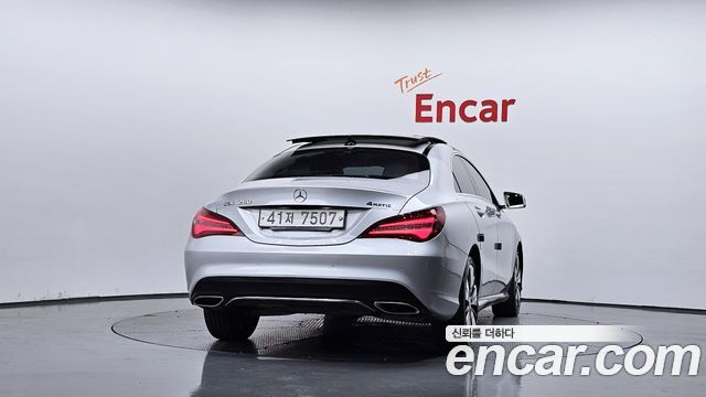 Mercedes-Benz CLA-Class CLA250 4MATIC