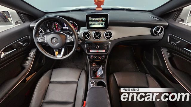 Mercedes-Benz CLA-Class CLA250 4MATIC