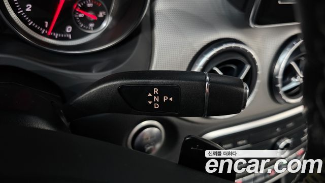 Mercedes-Benz CLA-Class CLA250 4MATIC