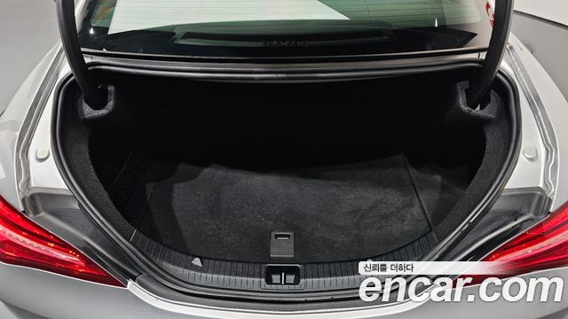 Mercedes-Benz CLA-Class CLA250 4MATIC
